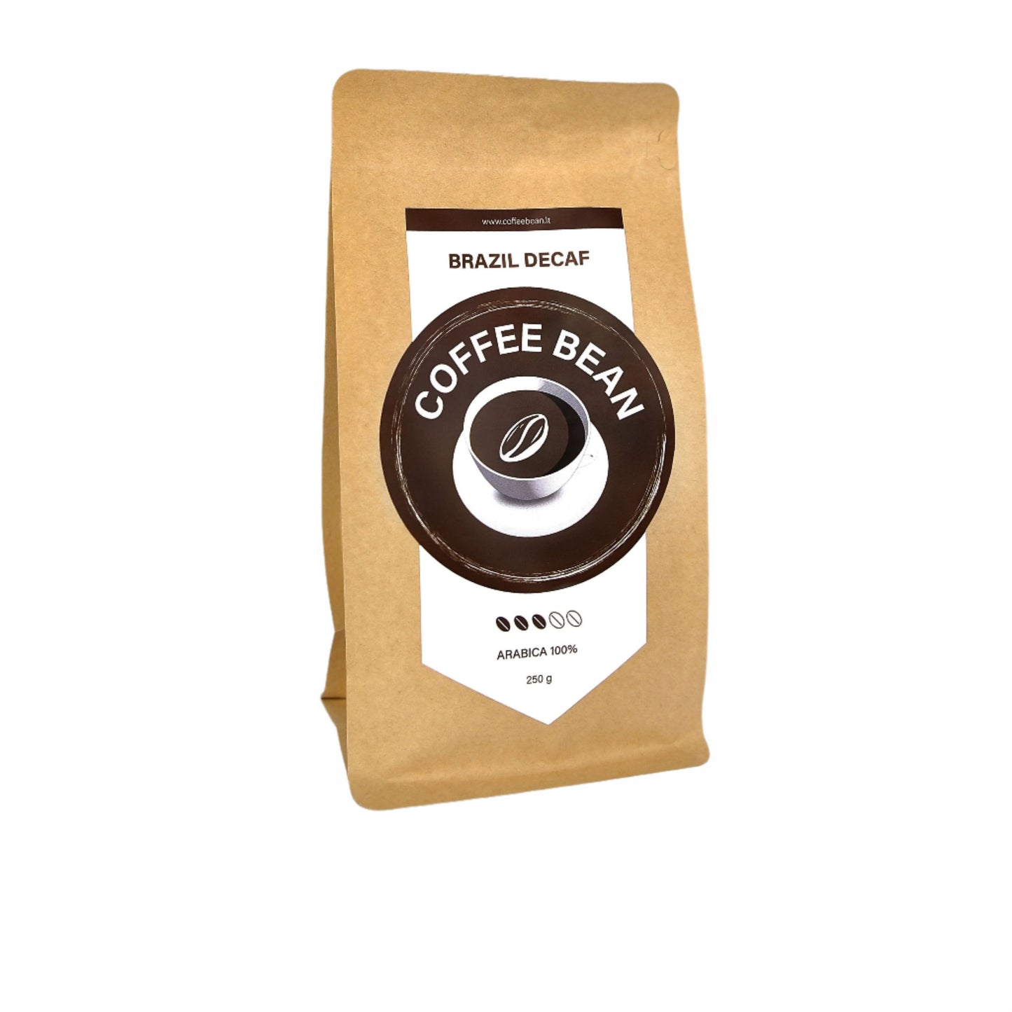 Mėgaukitės kavos skoniu be kofeino su mūsų išskirtine Brazilijos decafu. Šis lengvas gėrimas sujungia riešutų ir subtilaus pieniško šokolado skonį, kuriais galėsite mėgautis be jokių kofeino apribojimų. Mūsų unikali kava yra gaminama naudojant "Swiss Water" patentuotą metodą, kuris pašalina kofeiną be cheminių tirpiklių. Tai puikus pasirinkimas tiems, kurie nori išvengti kofeino poveikio, bet nenori aukoti kavos skonio.